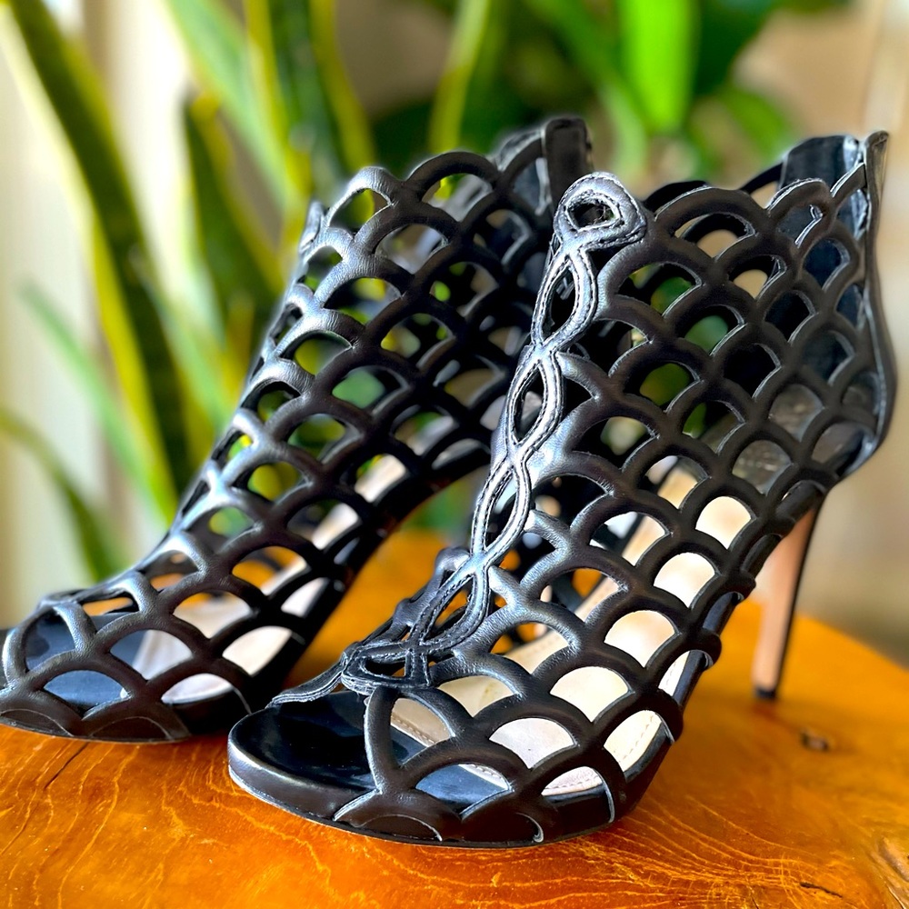 Vince Camutto Woven Leather Pump